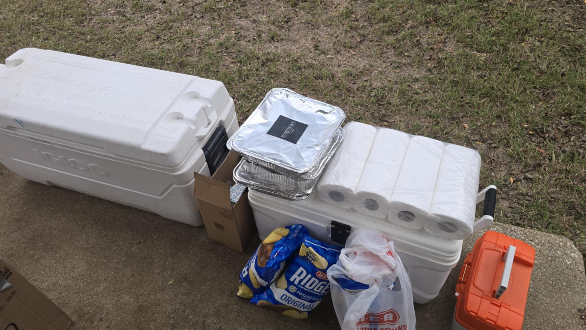 GETTING READY FOR HOMETOWN