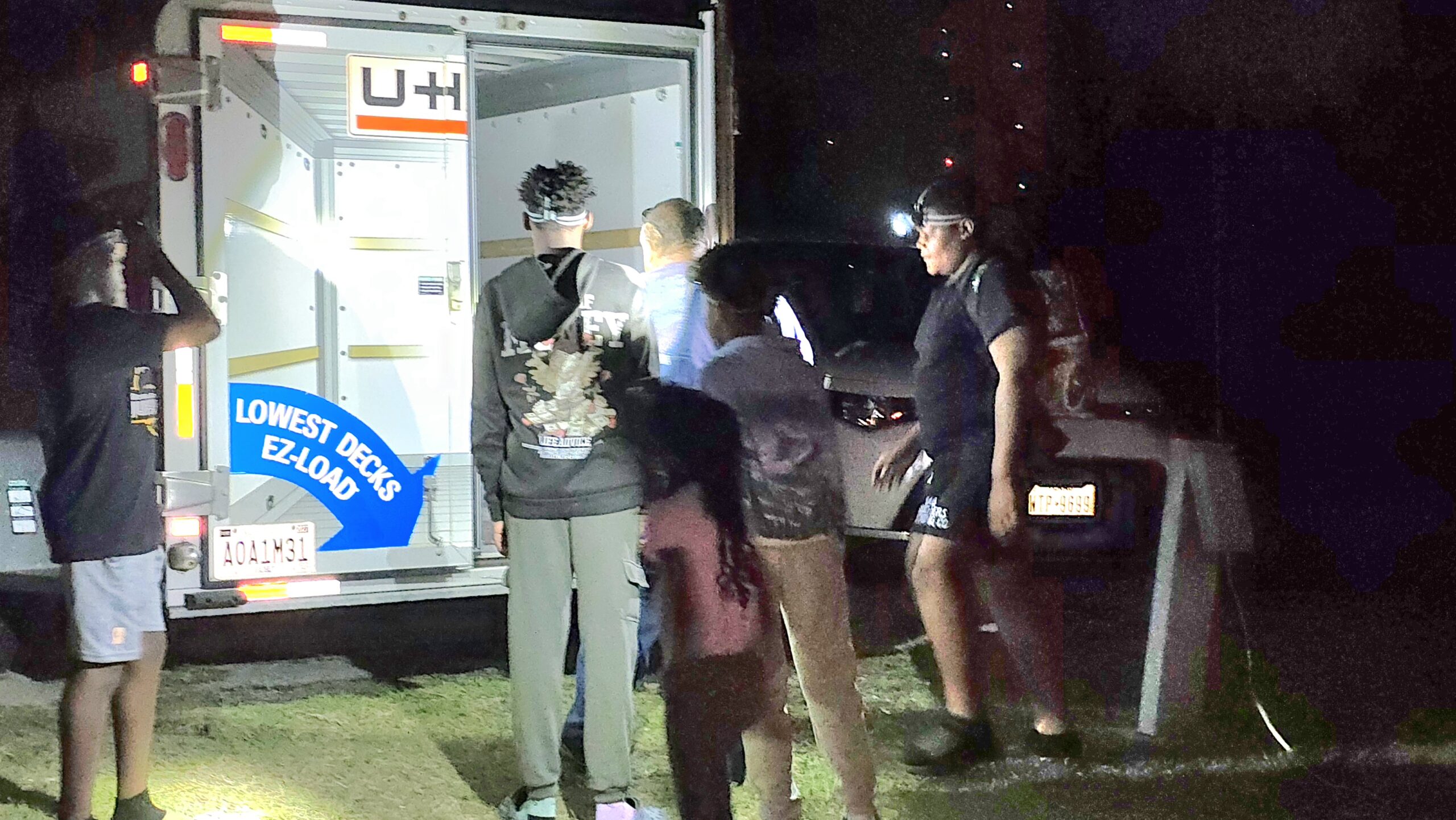 UNLOADING IN THE DARK